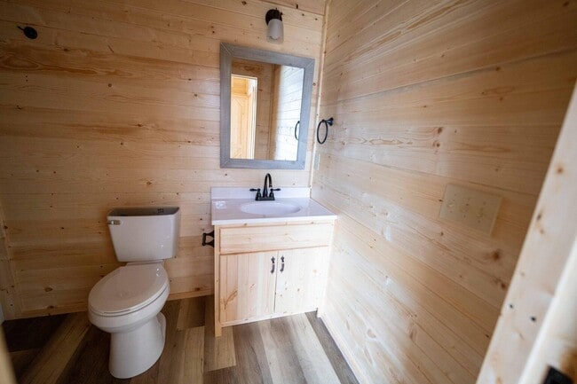 Building Photo - 157 Wideview Dr