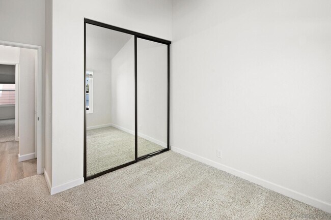 Building Photo - 714 G Ave