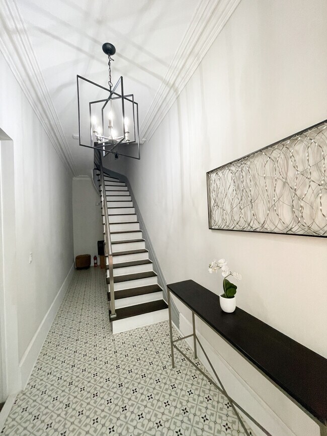 Building Photo - 296 Gates Ave