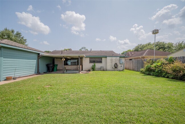 Building Photo - 9202 Benning Dr