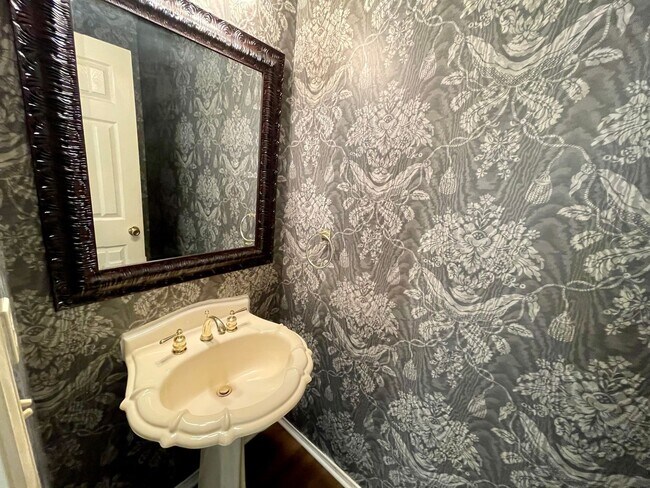 Building Photo - Lovely 3 Bedroom/2.5 Bathroom in Round Rock!