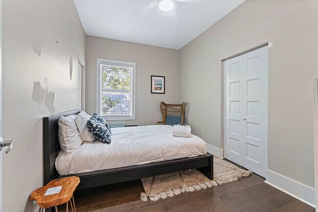 Building Photo - 76 Sanford St