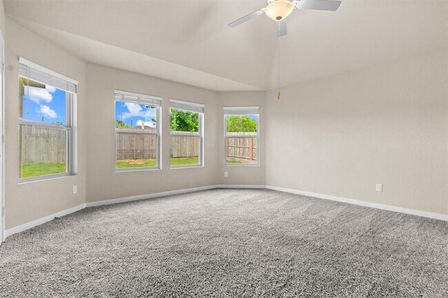 Building Photo - 2039 Rowan Wy