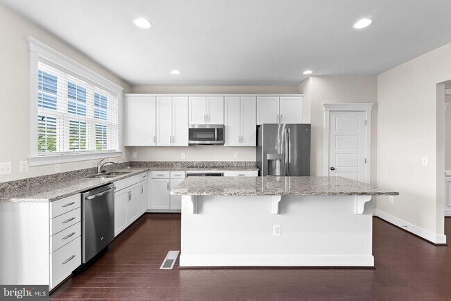 Building Photo - 207 Miles Hawk Terrace