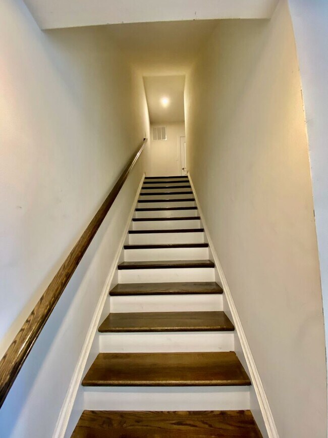 Building Photo - SIENA Place/PACKER PARK CORNER 4 Bedroom/2...