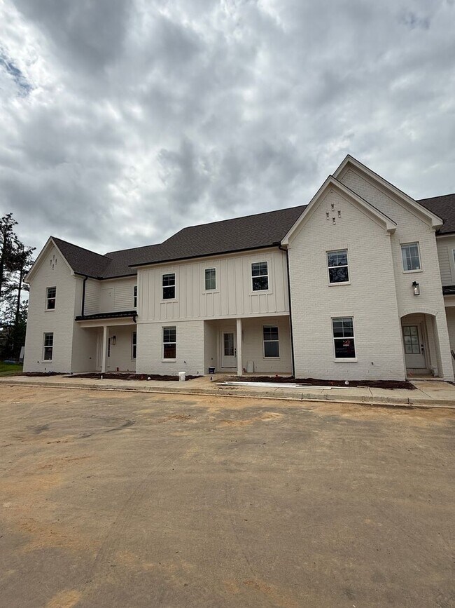 Building Photo - 3559 Fenwick Wy