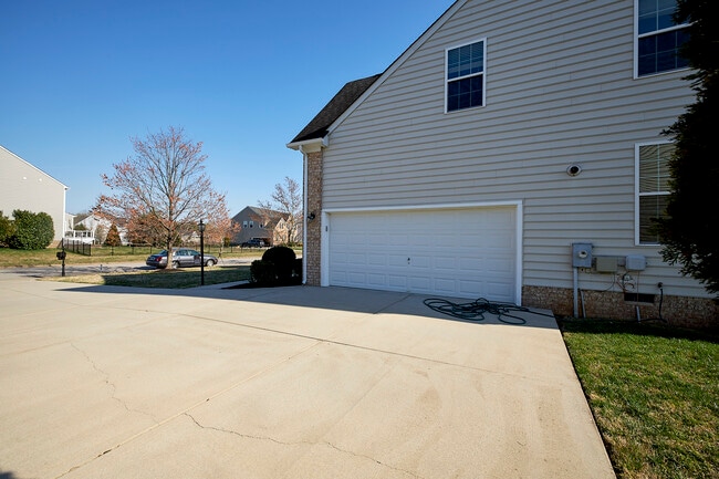 Building Photo - 12300 Rotunda Ln, Chesterfield, VA 23836
