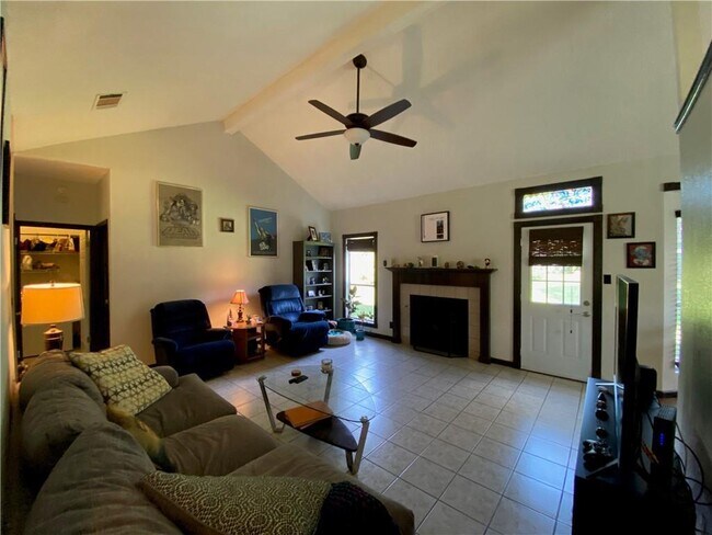 Building Photo - 16402 Malden Dr