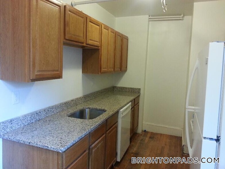 Building Photo - 1615 Commonwealth Ave