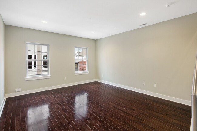 Building Photo - 2608 Webster St