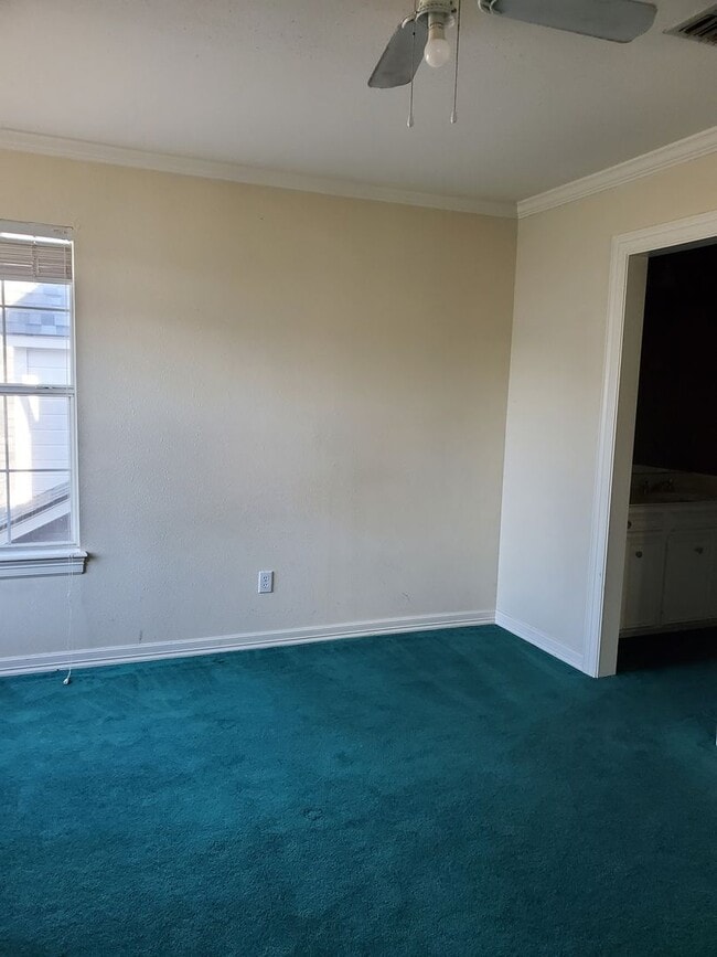 Building Photo - 3635 Green Acres Dr