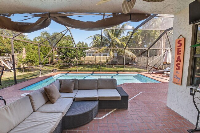 Building Photo - 190 Temple Ave