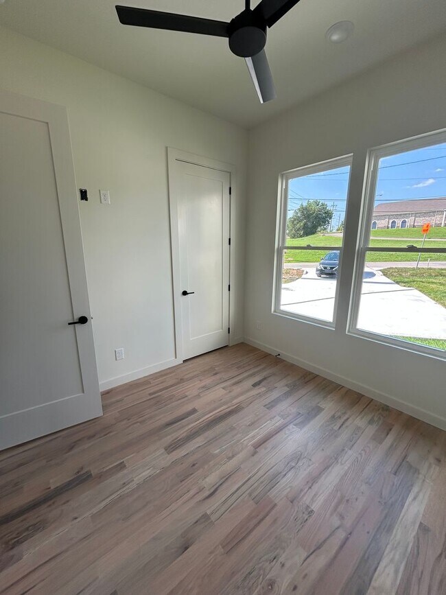 Building Photo - Amazing New Construction in North Nashville!