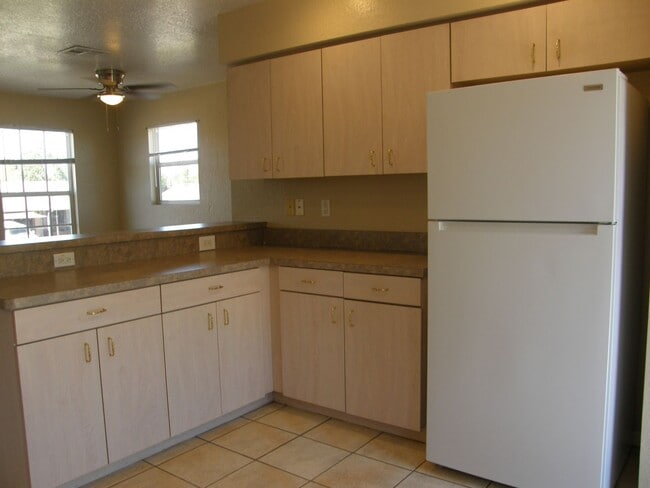 Building Photo - Multi Generation Rental Home centrally located in Spring Hill