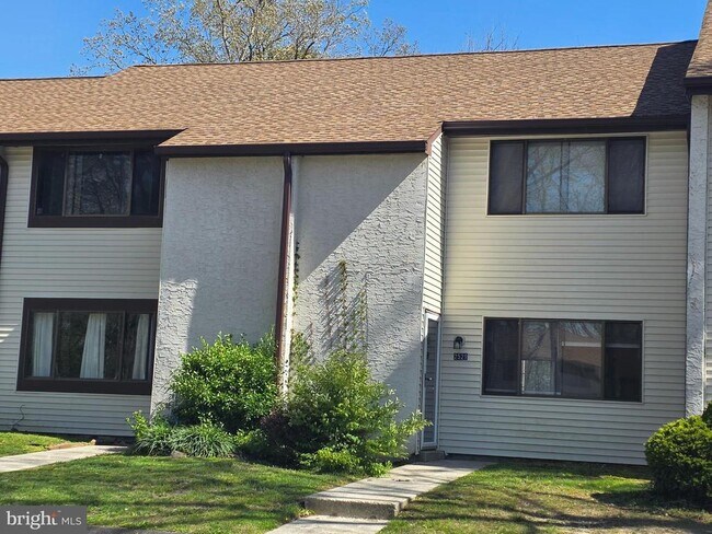 Building Photo - 2529 Cottonwood Ct