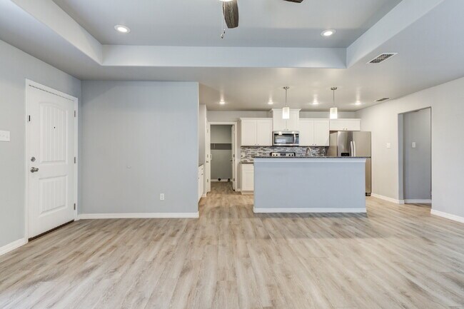 Building Photo - Wonderful 3 Bed 2 Bath in Willow Bend!