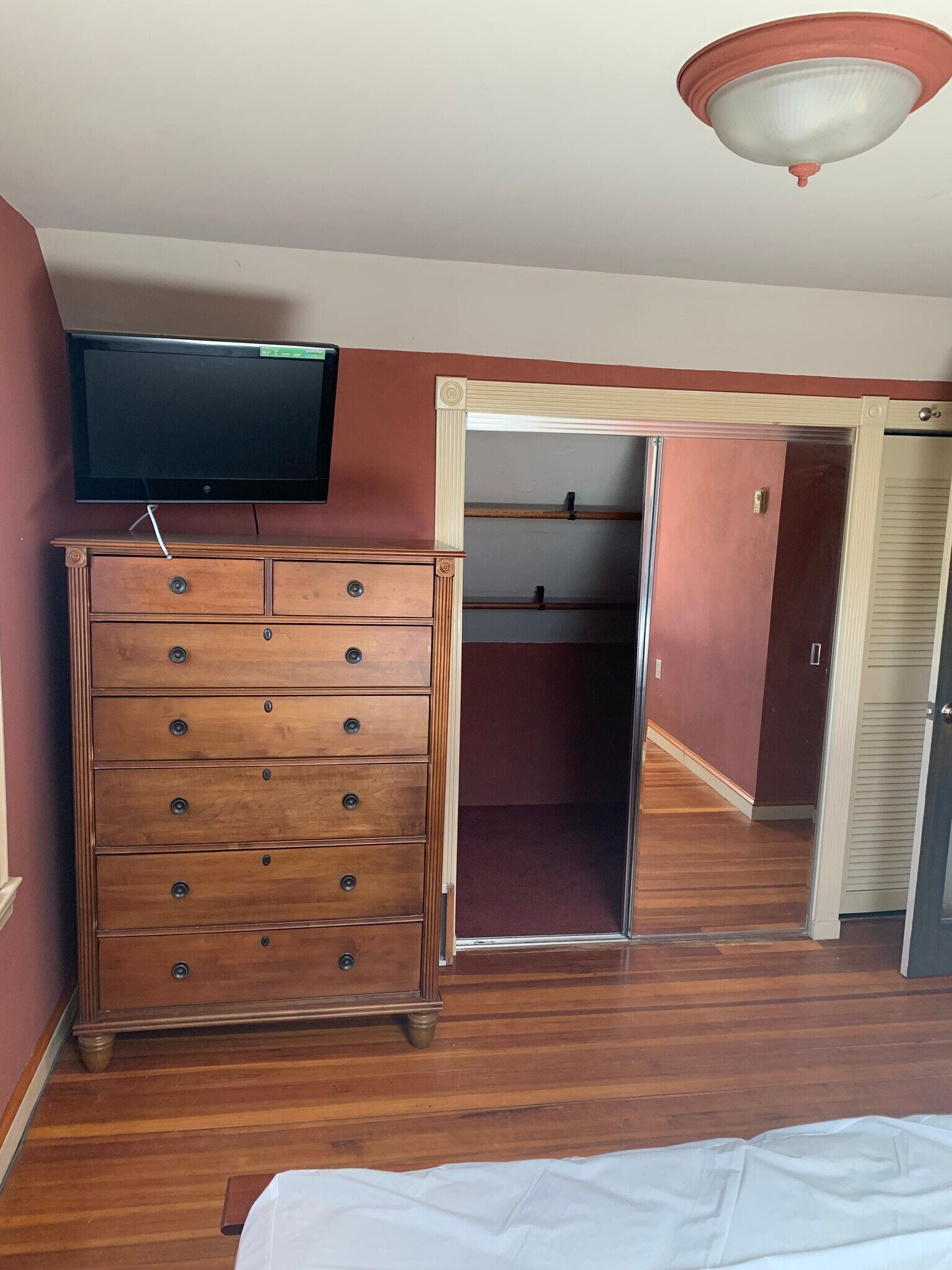 Building Photo - 1034 N Main St