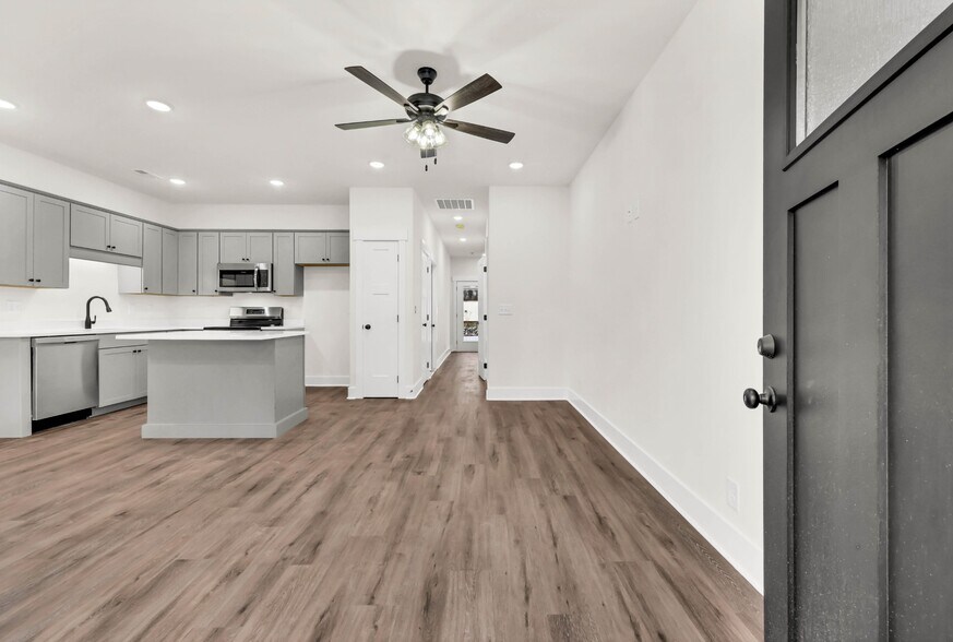 Building Photo - 180 Clay Ridge Dr