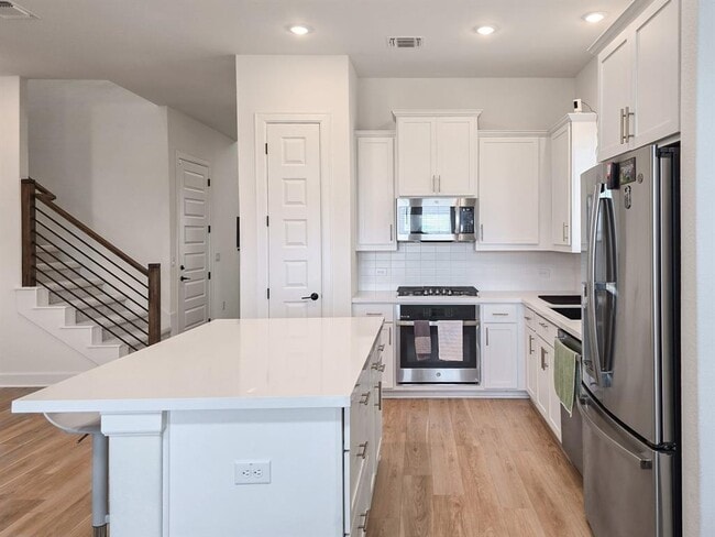 Building Photo - 4914 Seadrift Dr
