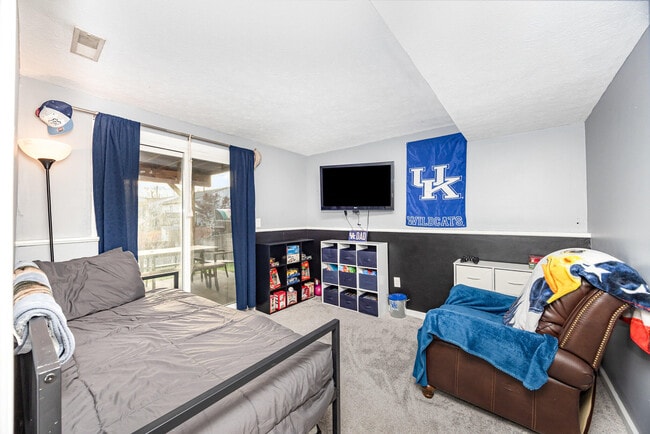 Building Photo - 3631 Mitten Dr