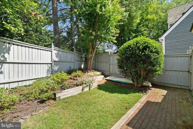 Building Photo - 2085 Cobblestone Ln
