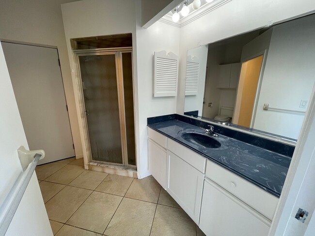 Building Photo - ANNUAL RENTAL - 2 + DEN / 2 BATH VILLA AT ...