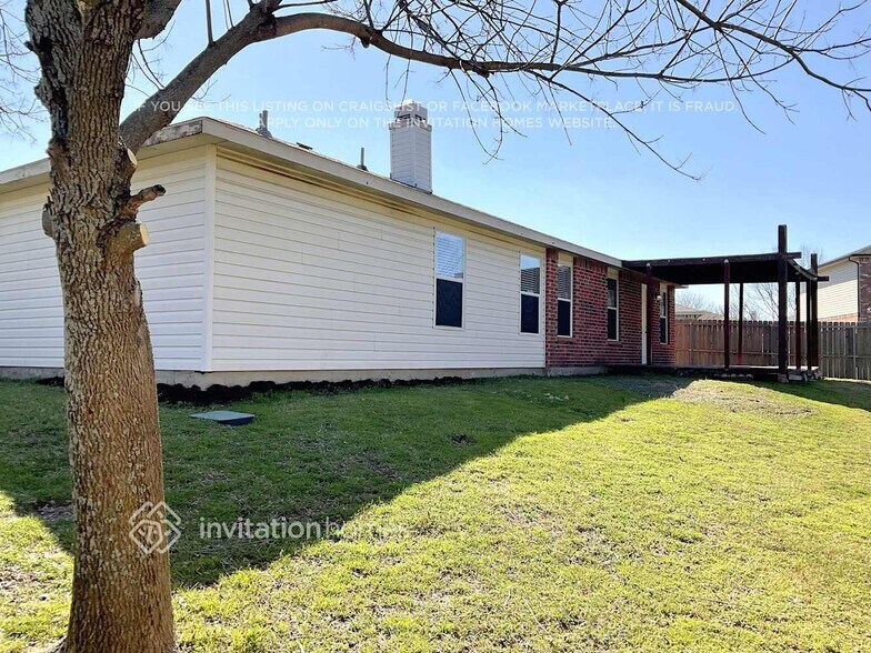 Building Photo - 1931 Melrose Ln