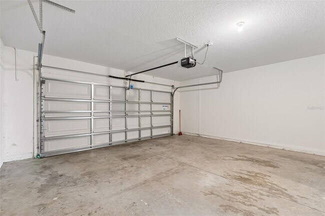 Building Photo - 8454 Ender Hls Dr