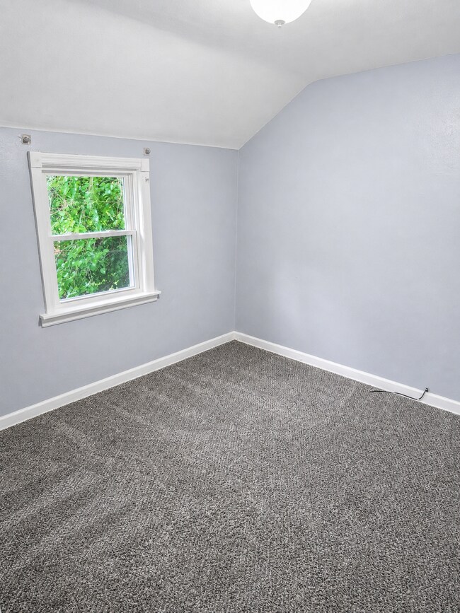 Building Photo - 1146 Shadycrest Dr