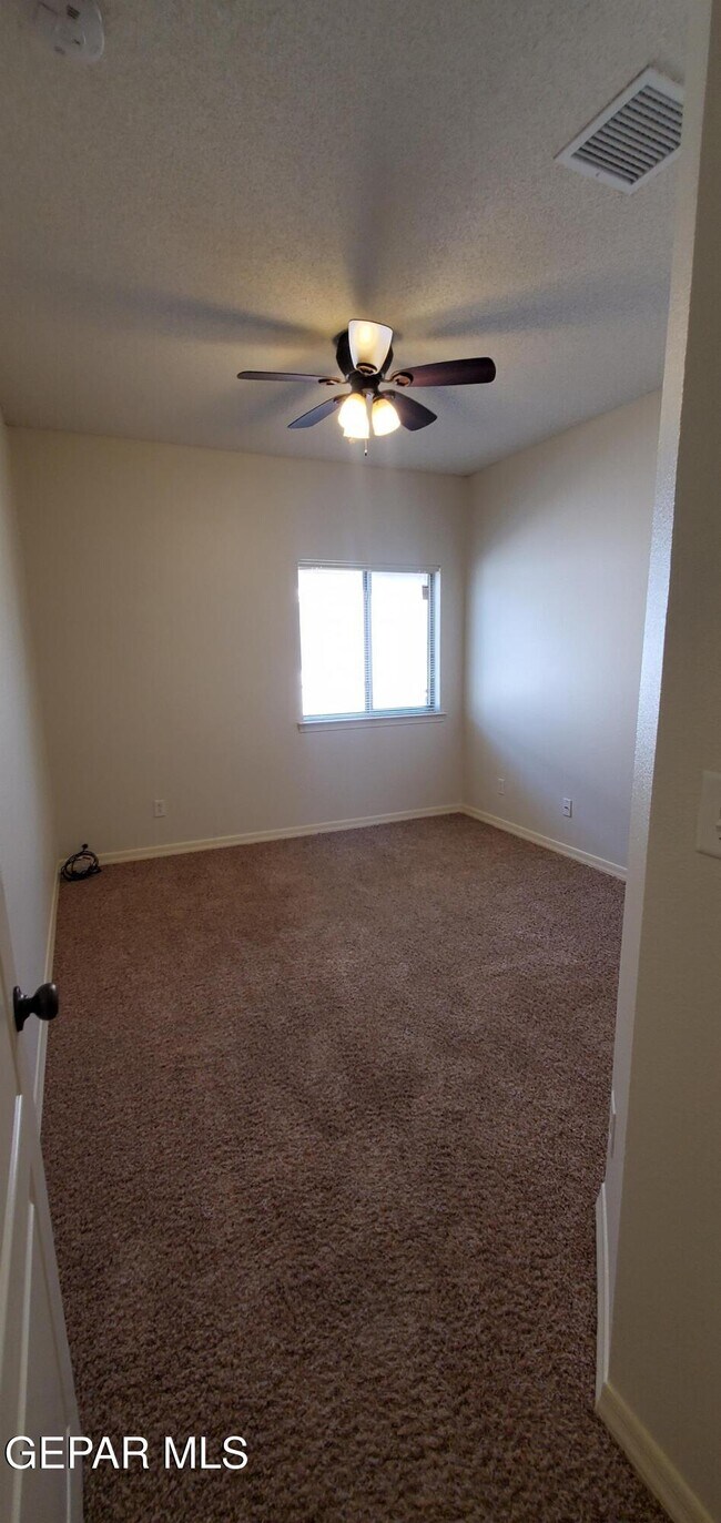 Building Photo - 14345 Apache Point Dr