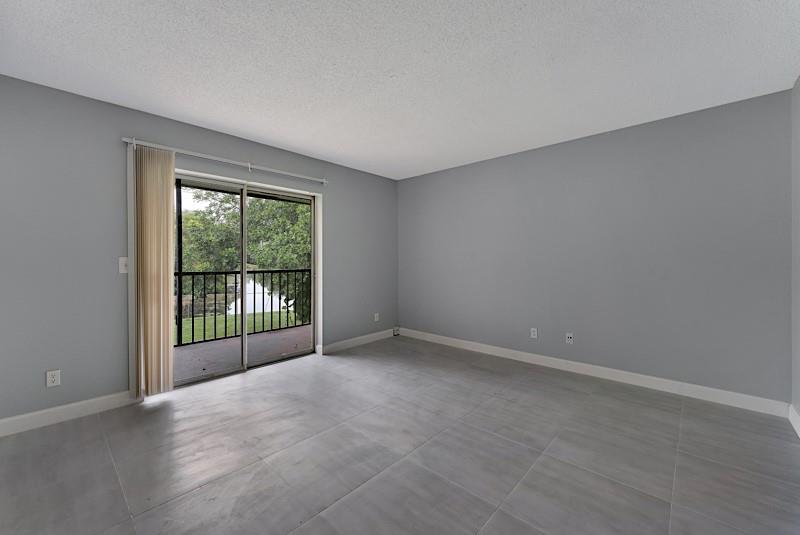 Building Photo - 1430 Meadows Cir W