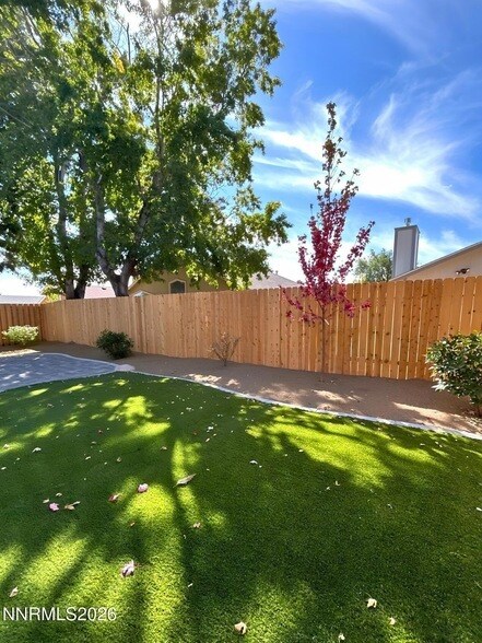 Building Photo - 6326 Blue Lakes Ct