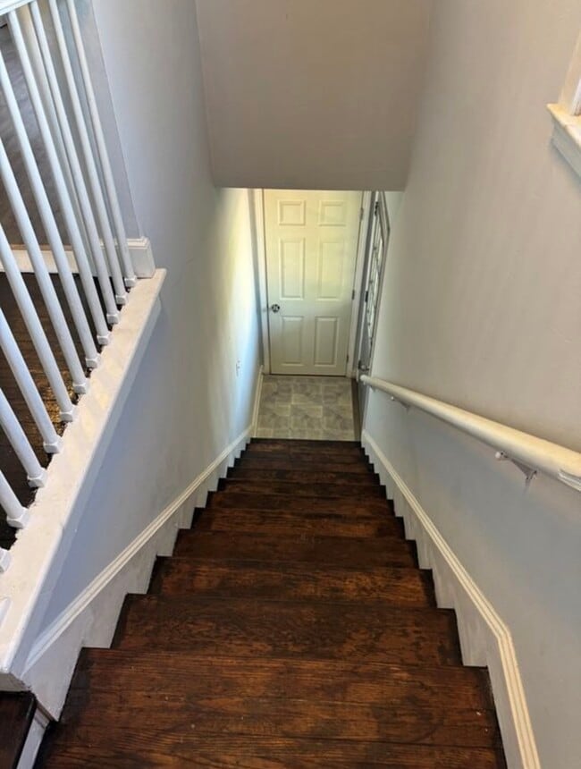 Building Photo - Sturges