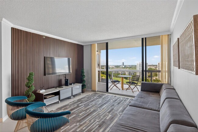 Building Photo - 20185 E Country Club Dr