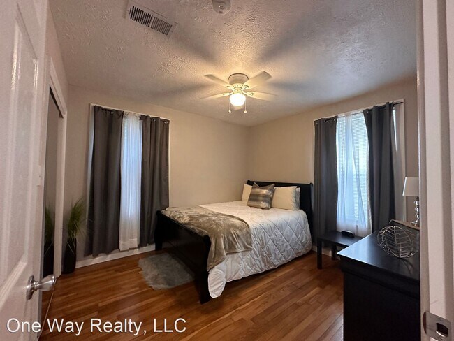 Building Photo - 3 br, 1.5 bath House - 3714 Yale Street