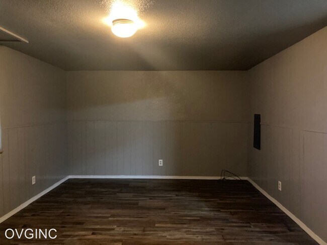 Building Photo - 3 br, 1.5 bath House - 225 SPRUCE ST