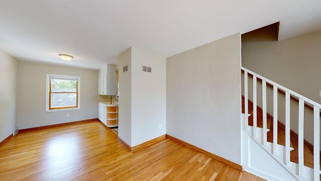 Building Photo - Great Location - Available August 1st