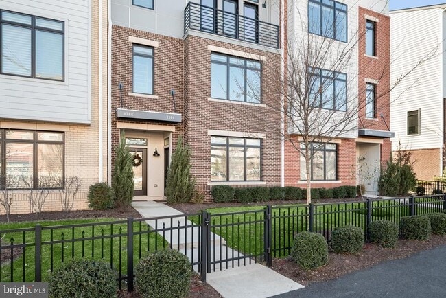 Building Photo - 1304 Ribbon Limestone Terrace SE