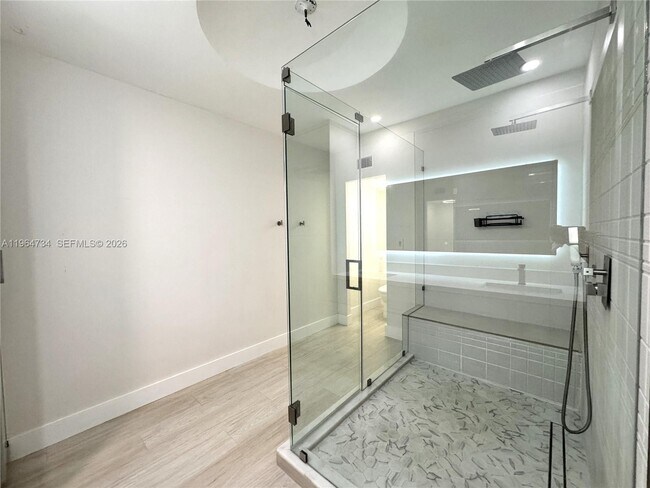 Building Photo - 15896 Kilmarnock Dr