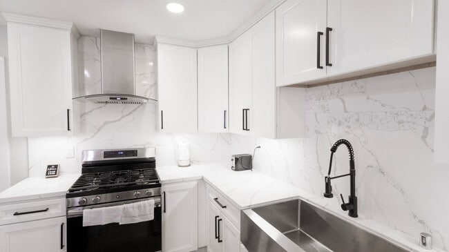 Building Photo - 8356 Adams St