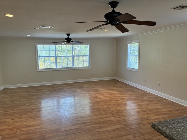 Building Photo - 10214 Marine View Dr