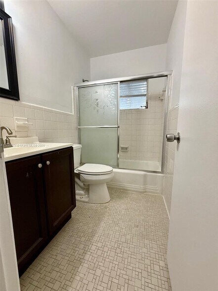 Building Photo - 8670 SW 28th St