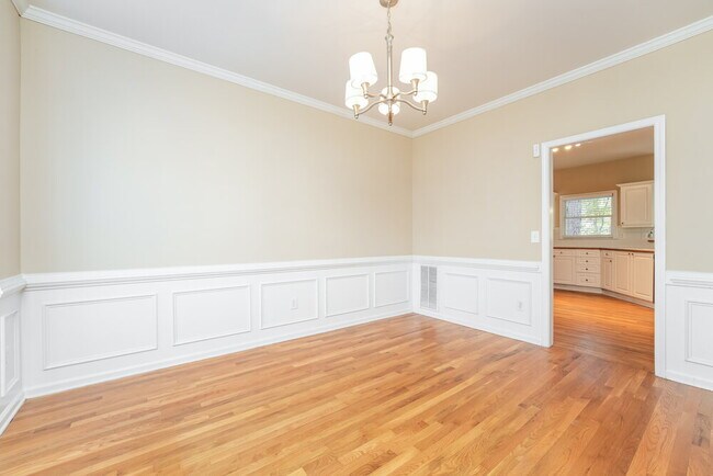 Building Photo - 430 Golden Meadows Ln