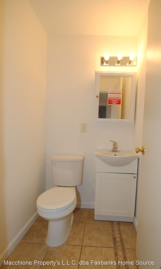 Building Photo - 3 br, 1.5 bath House - 2829 Horseshoe Way
