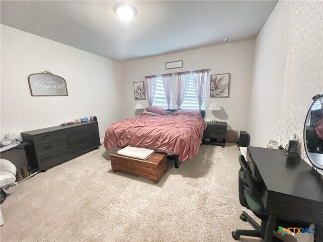 Building Photo - 940 Chachalaca Ct