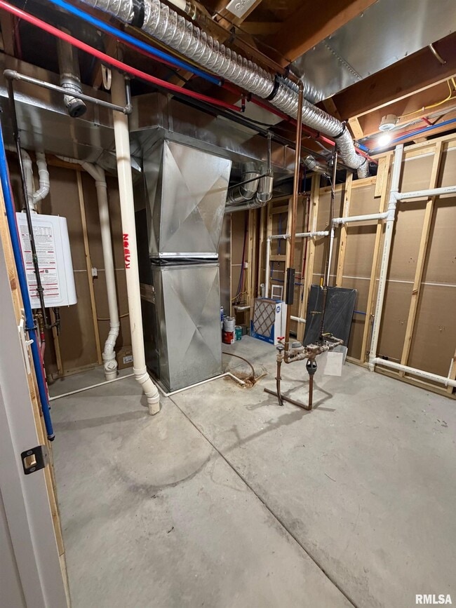 Building Photo - 2625 E 56th Ct