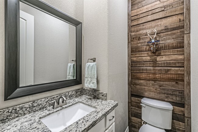 Building Photo - 5840 Darling St