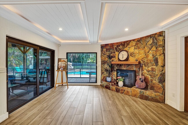 Building Photo - 5612 Harding St