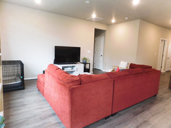 Building Photo - Charming 3 bedroom home for rent