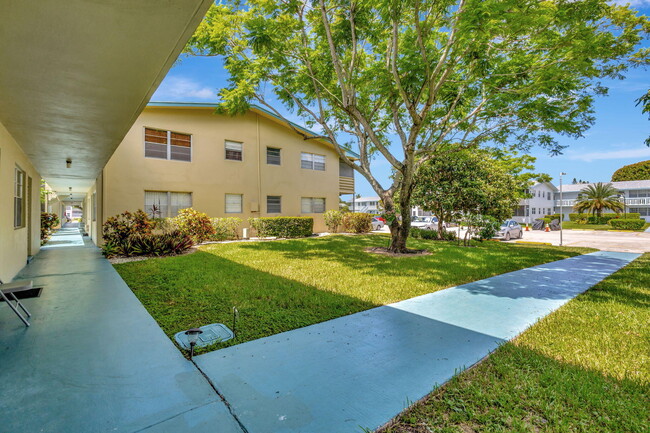 Building Photo - 110 Dorchester E